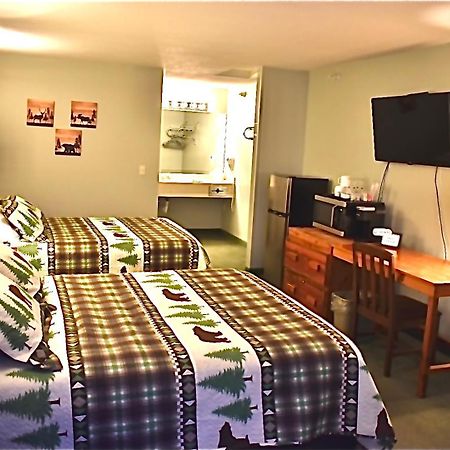 4 Season Fun At Legend Cottage Inn 벨레르 외부 사진
